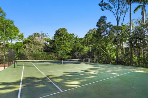Comfy Sunshine Getaway With Pool & Tennis Court House in Buderim