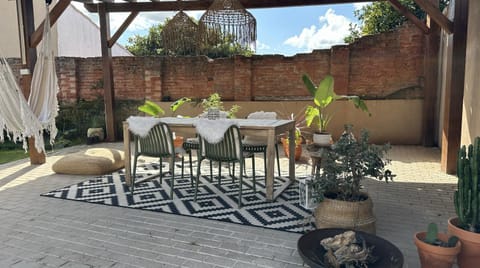 Dining area, Garden view