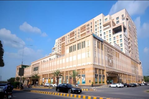 Luxurious Appartment in GOLDCREST DHA Lahore Apartment in Lahore