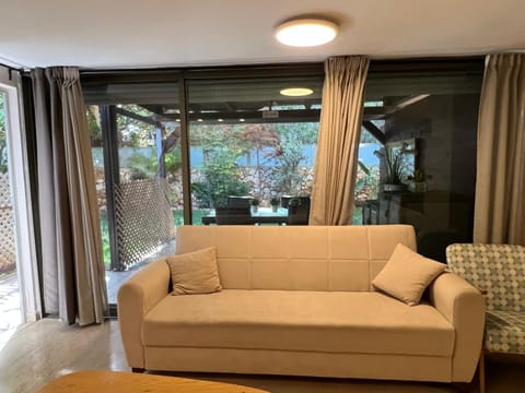 Luxury suite in the best, calmest part of Tel Aviv Condo in Tel Aviv-Yafo