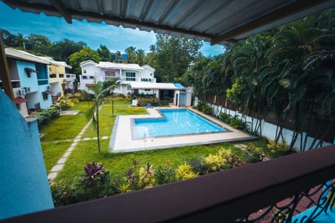 Pool view, Pool view