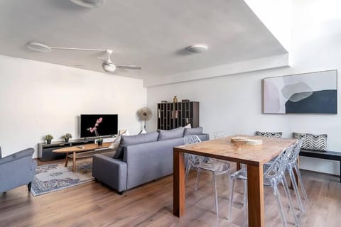 'The Abstract at Kingsford' Spacious and Sunny Stay Apartamento in Kensington