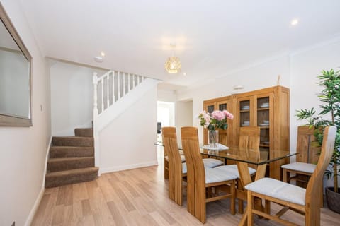 GuestReady - A Haven by the River Apartment in Stretford