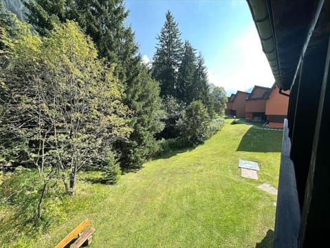 Property building, Spring, Day, Natural landscape, Garden, Garden view