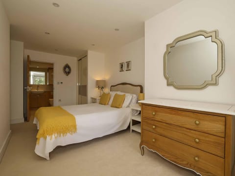 Pass the Keys Stylish comfortable apartment in central Kingston Apartment in Kingston upon Thames