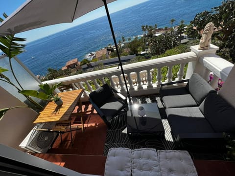 Patio, Dining area, Sea view