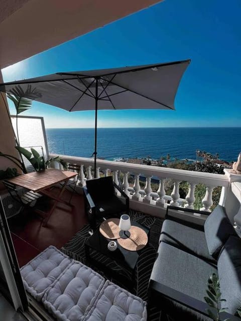 Patio, Dining area, Sea view