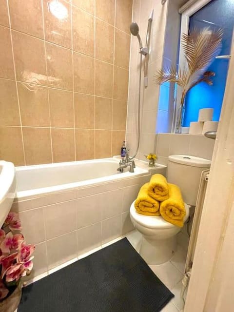 2 bed flat near to Tower Bridge Apartment in London Borough of Southwark