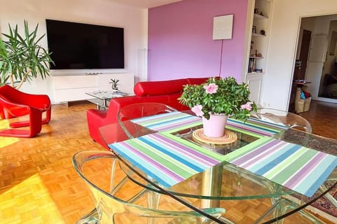 3 room apartment, 90 sqm, quiet, 25 min from Paris Condo in Chatou