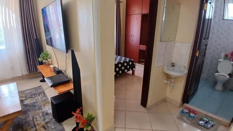 one bedroom apartment situated in Mombasa Bamburi-Mwembeni Bed and Breakfast in Mombasa