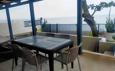 Royal Seascape 1 Beachfront House in Calabarzon