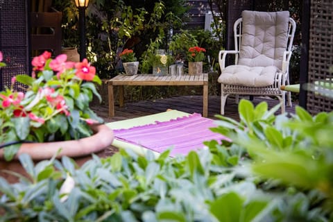 Patio, Seating area, Garden view