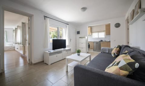 TarracoHomes-TH46 Casa con Piscina 900m de la Playa Arrabassada Haus in Tarragona