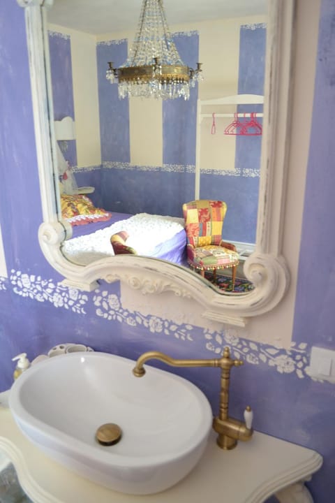 La maison delle favole Bed and Breakfast in Desenzano del Garda