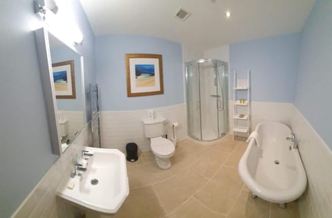 Shower, Toilet, Bathroom, Bath