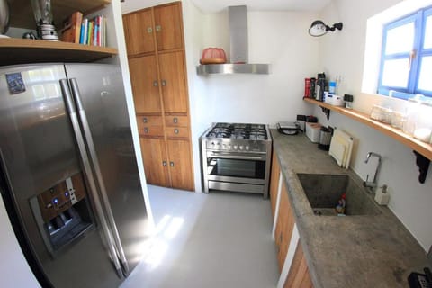 Day, Kitchen or kitchenette