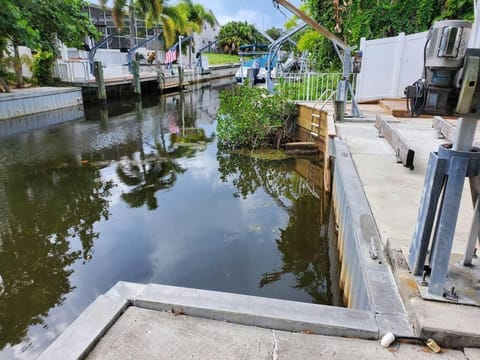 Palm Harbor Waterfront with pool & Game room Haus in Tarpon Springs