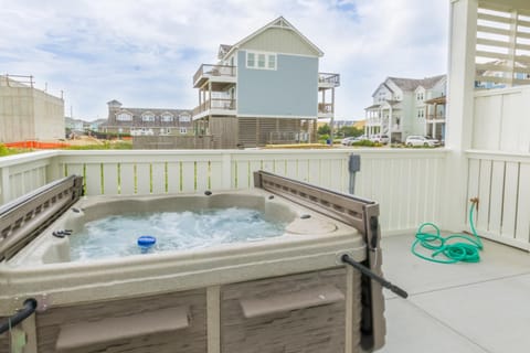5548 - Toes In The Sand by Resort Realty Casa in Roanoke Island