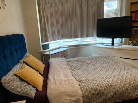 Lovely double bedroom house 1 Vacation rental in High Wycombe