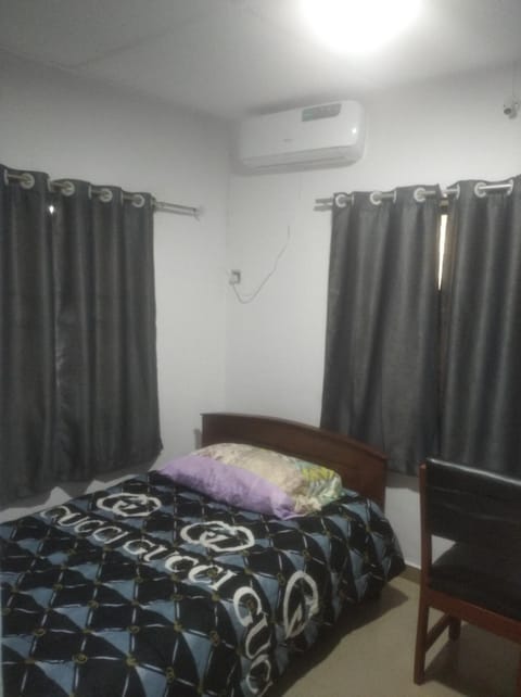 chinaka guest house 24hr light Bed and Breakfast in Lagos