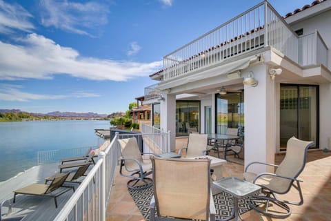 Balcony/Terrace, Mountain view, River view