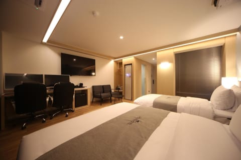 Hound Hotel Minam Hotel in Busan