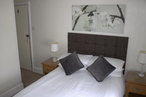 Southernhay Guest House Bed and Breakfast in Poole