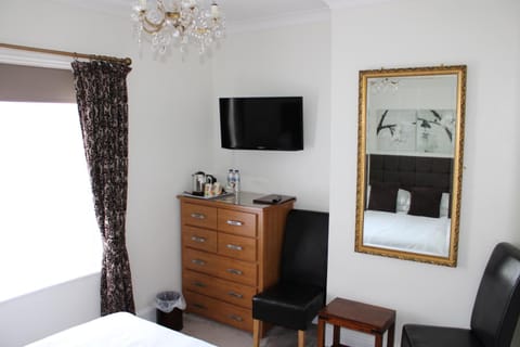 Southernhay Guest House Bed and Breakfast in Poole