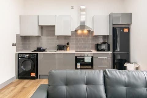 Kitchen or kitchenette, Seating area, minibar, pet friendly, toaster