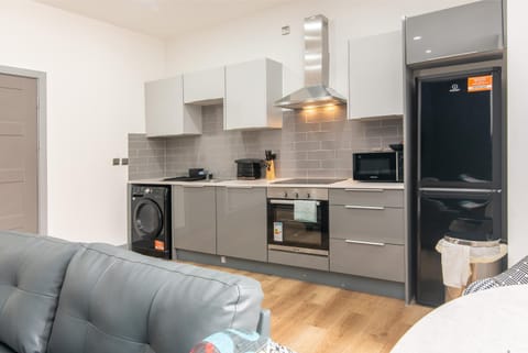 Kitchen or kitchenette, Seating area, minibar, pet friendly, stove, toaster