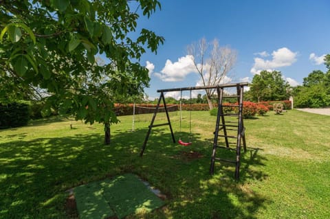 Villa Morena mit Pool, Garten, umgeben von Natur House in Istria County