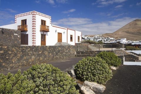 Sehr großzügig und modern eingerichtetes Ferienhaus mit privatem Pool und Sonnenterrassen im eigenen Garten House in Tías