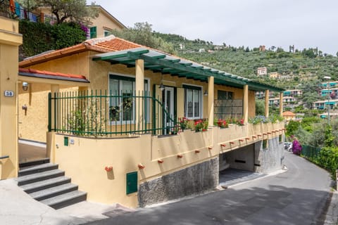 Property building, View (from property/room), Balcony/Terrace