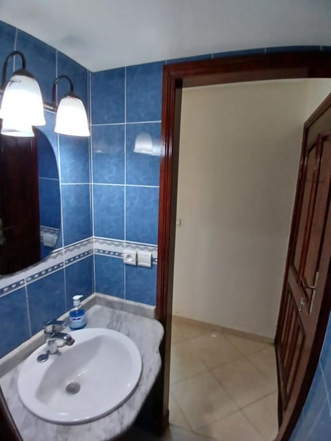 Chambre Royale Avec toilette Interne Hostel in Casablanca