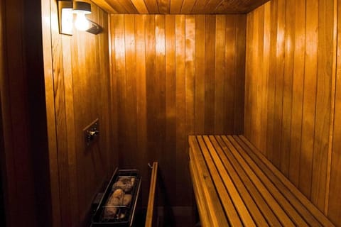 Free Resort Passes - Hot Tub - Sauna - Views - Fast Wi-Fi - Pet Friendly House in Basye