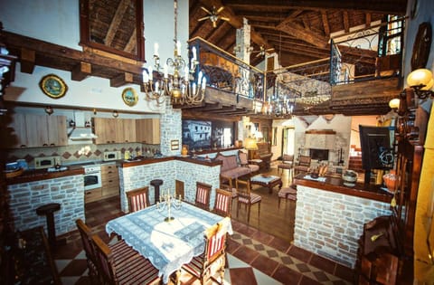 Ferienhaus mit Privatpool für 20 Personen ca 550 qm in Zmijavci, Dalmatien Dalmatinisches Hinterland House in Split-Dalmatia County