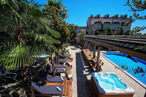 Ferienhaus mit Privatpool für 20 Personen ca 550 qm in Zmijavci, Dalmatien Dalmatinisches Hinterland House in Split-Dalmatia County