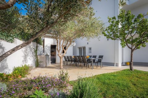 Ferienhaus mit Privatpool für 20 Personen ca 400 qm in Podstrana, Dalmatien Mitteldalmatien House in Podstrana