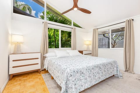 Tranquil Marina Front Pool House Resort Casa in Hawaii Kai