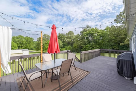 Riverside Ranch by AvantStay Mins to Downtown House in Asheville