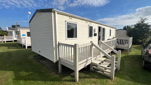 3 Bedroom, 8 Berth, Dog Friendly, Holiday Home House in Broadland District