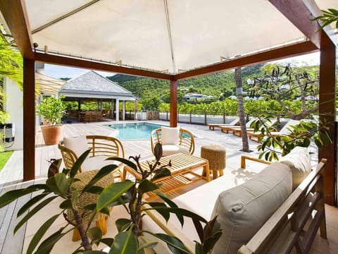 Patio, View (from property/room), Mountain view, Pool view, Swimming pool, sunbed