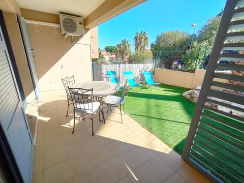 Patio, Balcony/Terrace, Dining area, Garden view, sunbed