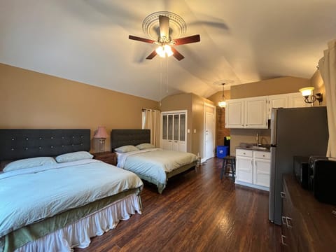 THE RED STAR room E Vacation rental in Niagara Falls