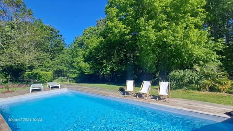 Domaine de Cachaou Logis du Pujeau sauna & spa piscine chauffée Villa in Mios