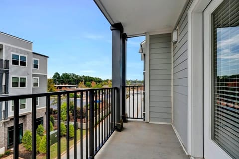 Near CU and minutes to DT gym pool hammock Apartment in Clemson