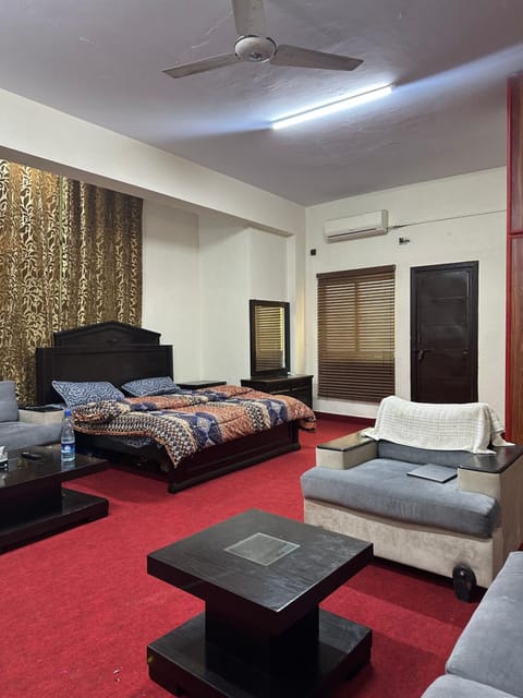 Lal lodges suite apartment Bed and Breakfast in Islamabad
