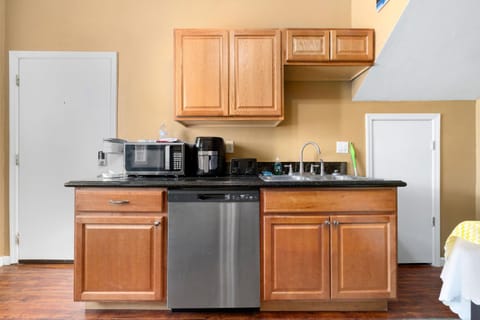 Coffee/tea facilities, Kitchen or kitchenette, dishwasher, minibar, toaster