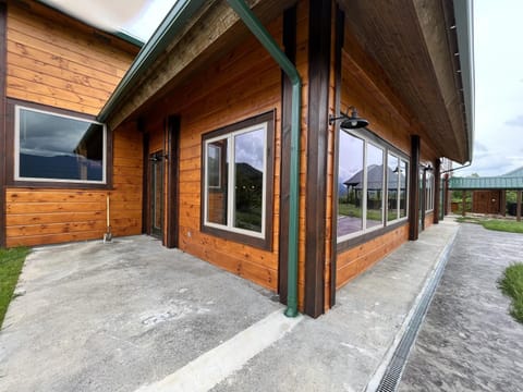 Breathtaking Views Lodge cabin House in Pittman Center