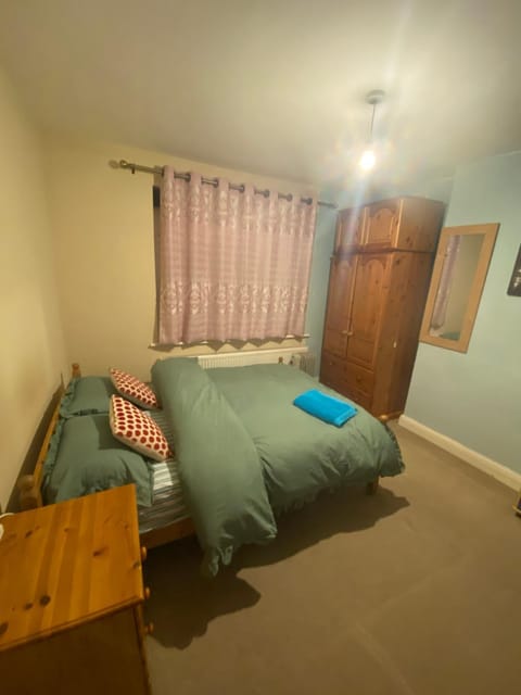 Private Lovely double bedroom Vacation rental in High Wycombe